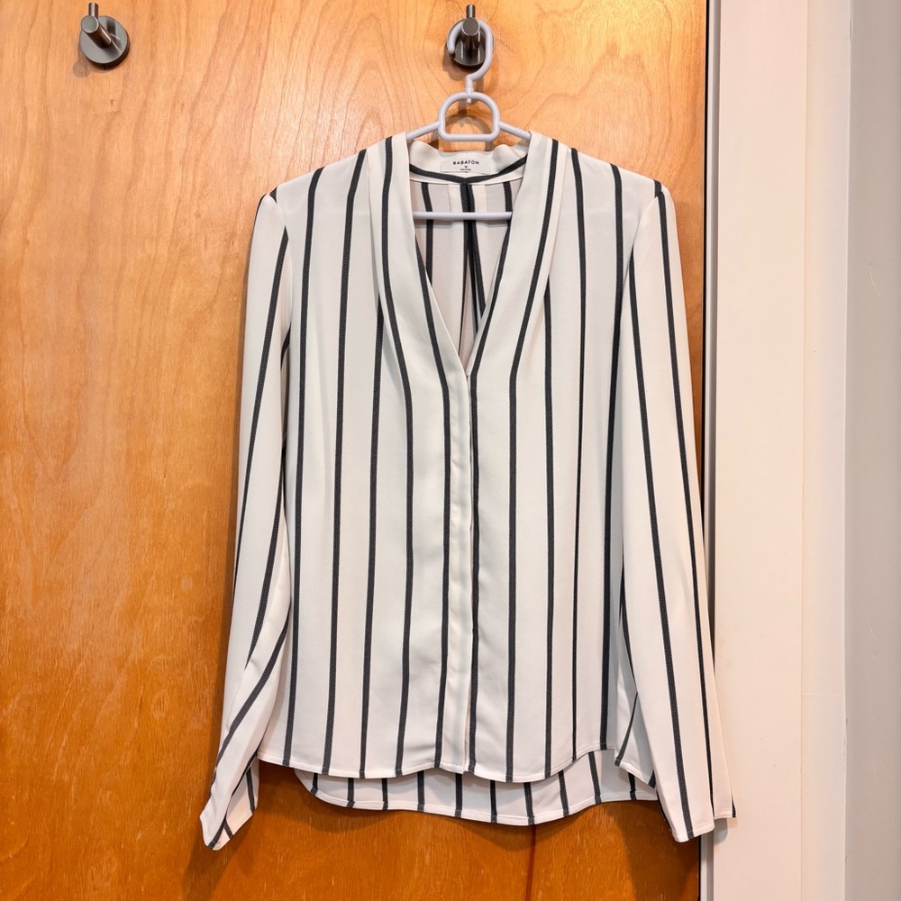 Aritzia Black and White Relaxed Buttoned Blouse